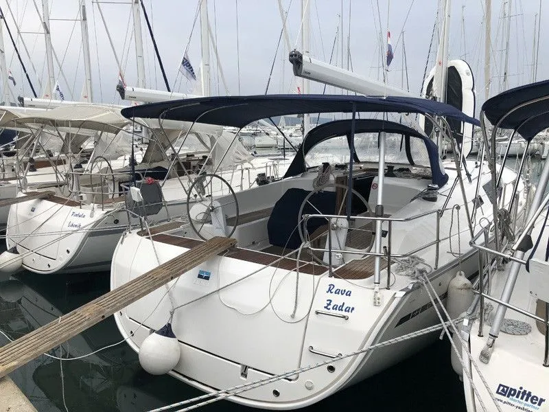 Rava Charter Boat - 4
