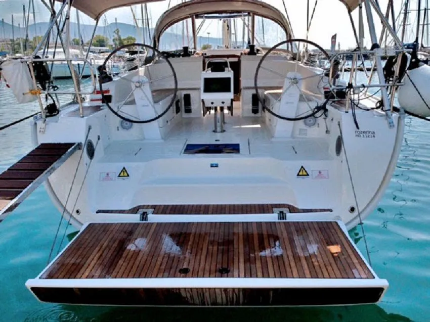 Rozerina Charter Boat - 4