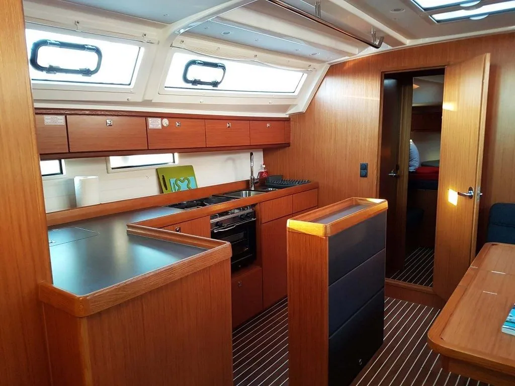 Rozerina Charter Boat - 5