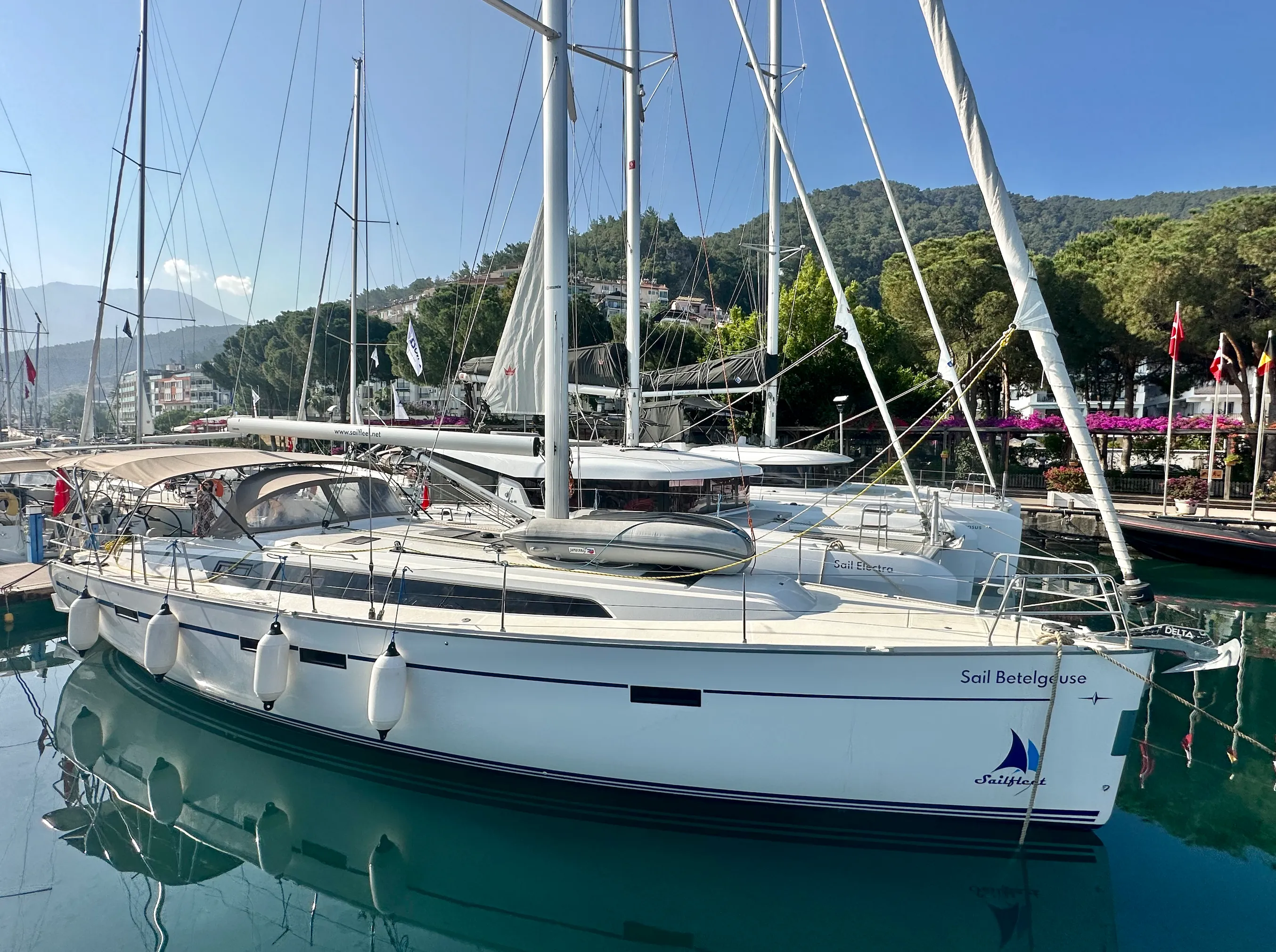 Чартер Sail Betelgeuse - 4