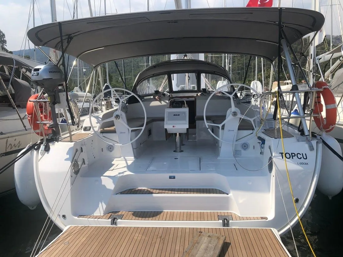 Boot - Rent a 14.27m Bavaria Cruiser 46 in Göcek