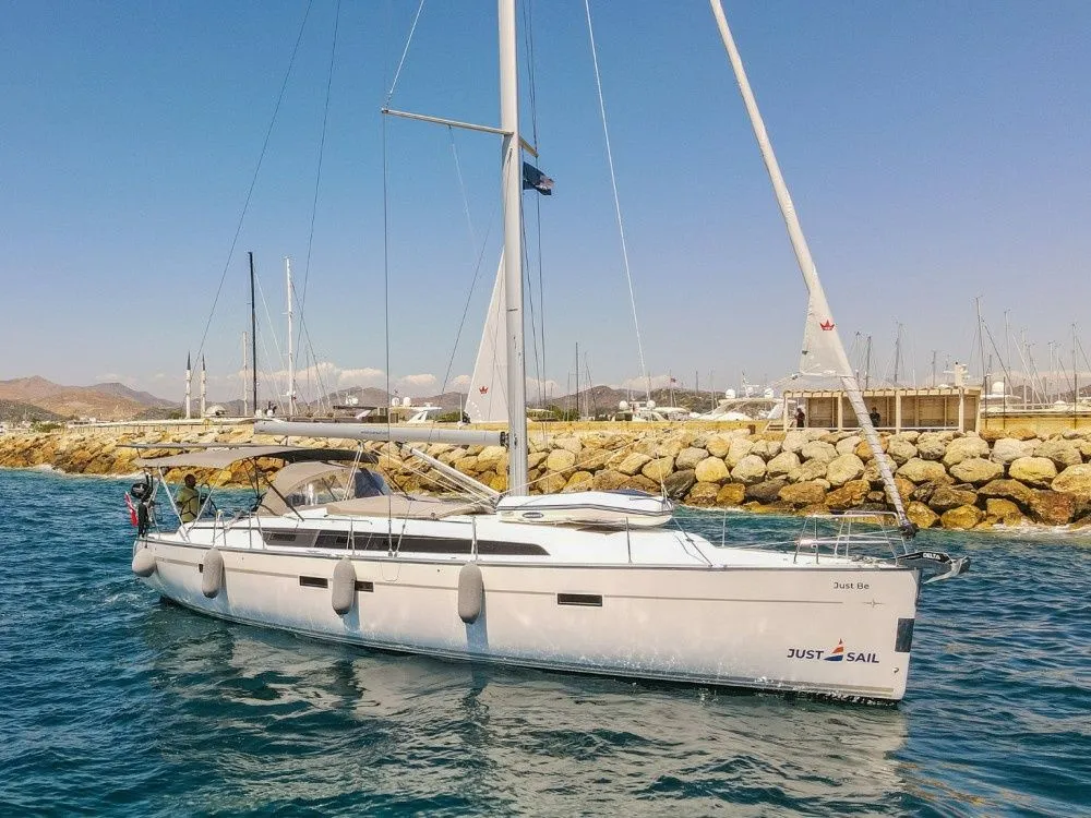 Rent a 14.27m Boat in Turgutreis