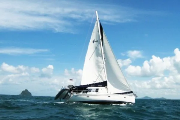 Uhuru Charterboot - 4