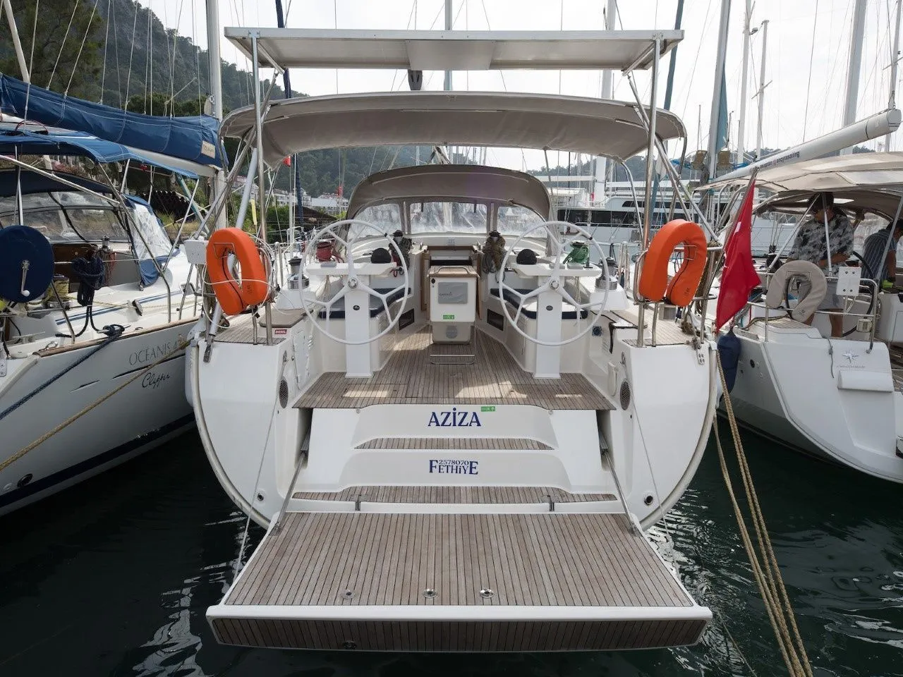 Aziza Mietboot