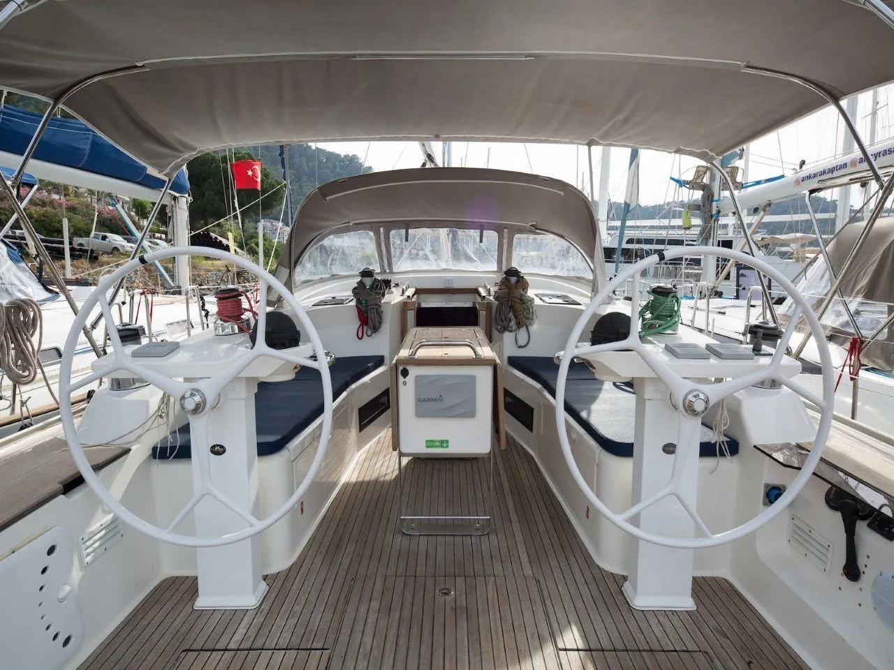 Aziza Mietboot