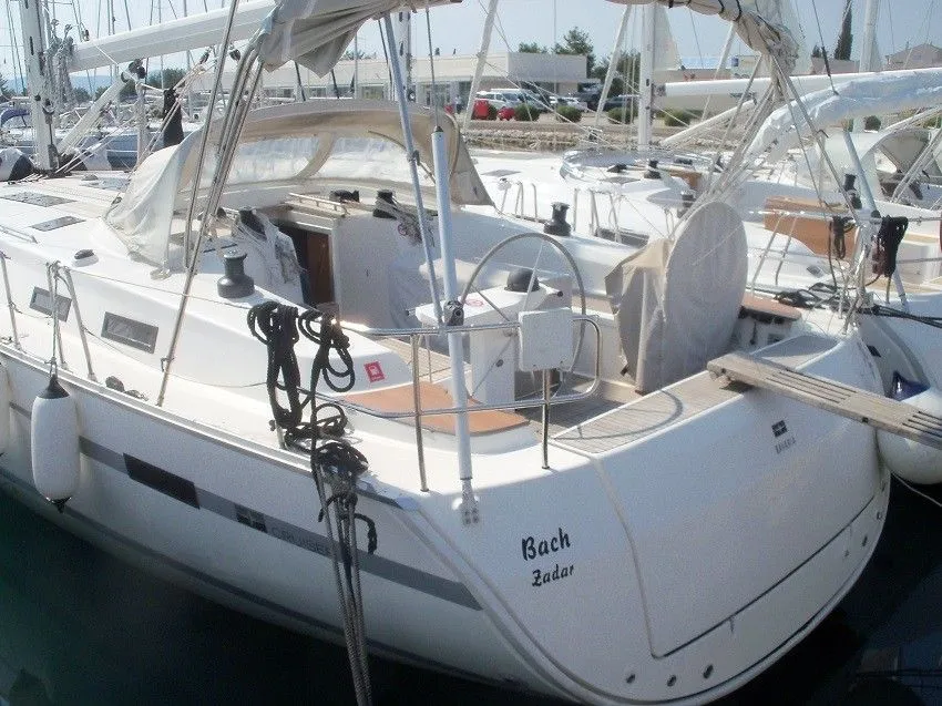 Чартер Bach - 3