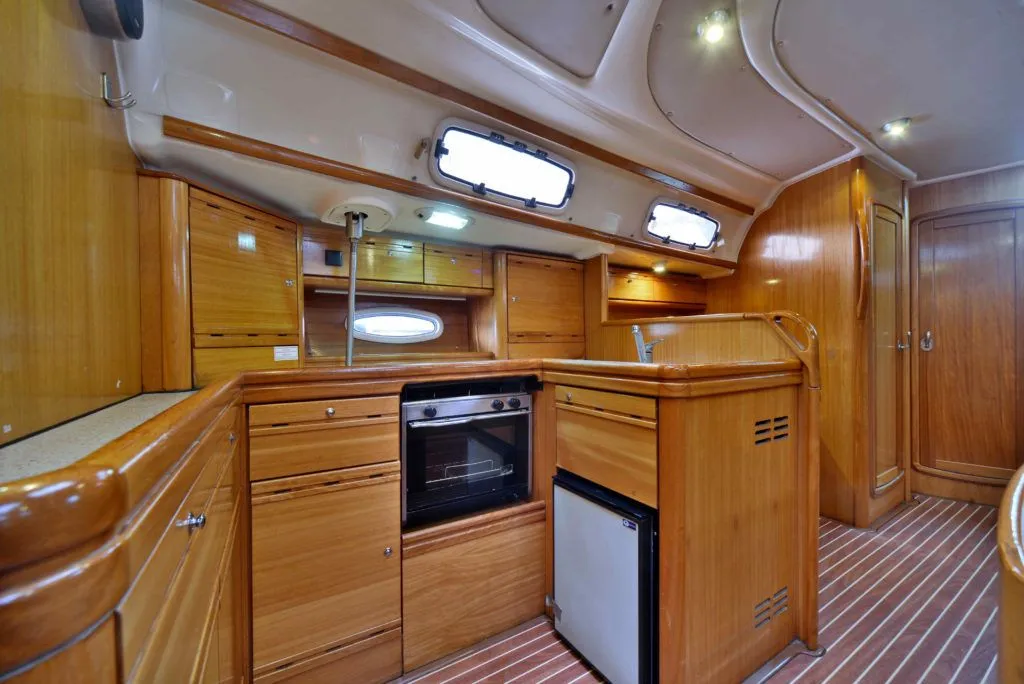 Atina Kiralık 5 Kabinli 15.7m Yelkenli Yat