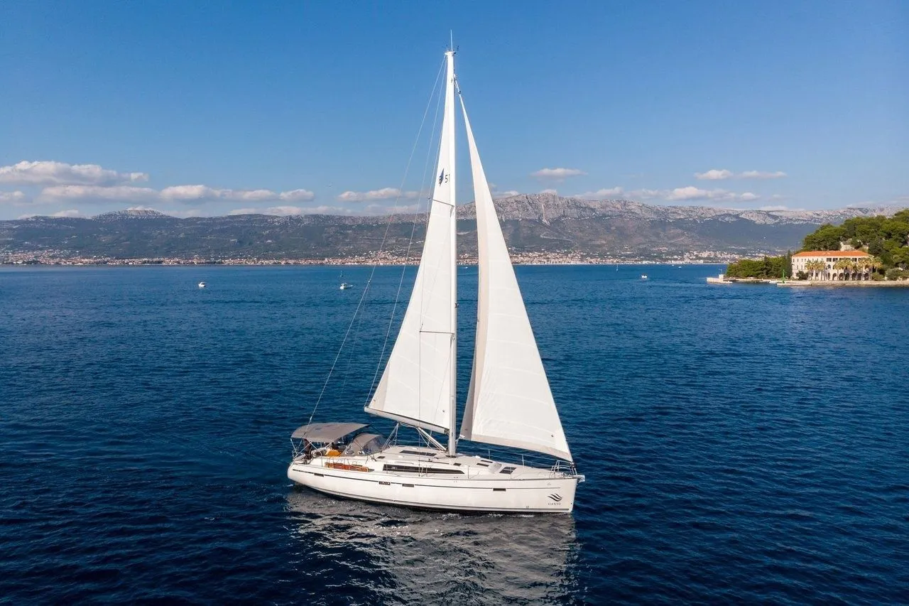 Lui Charter Boat - 3
