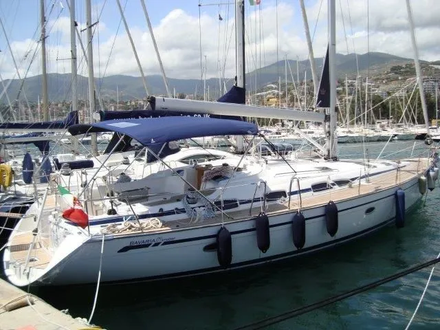 MH 22 Charter Boat