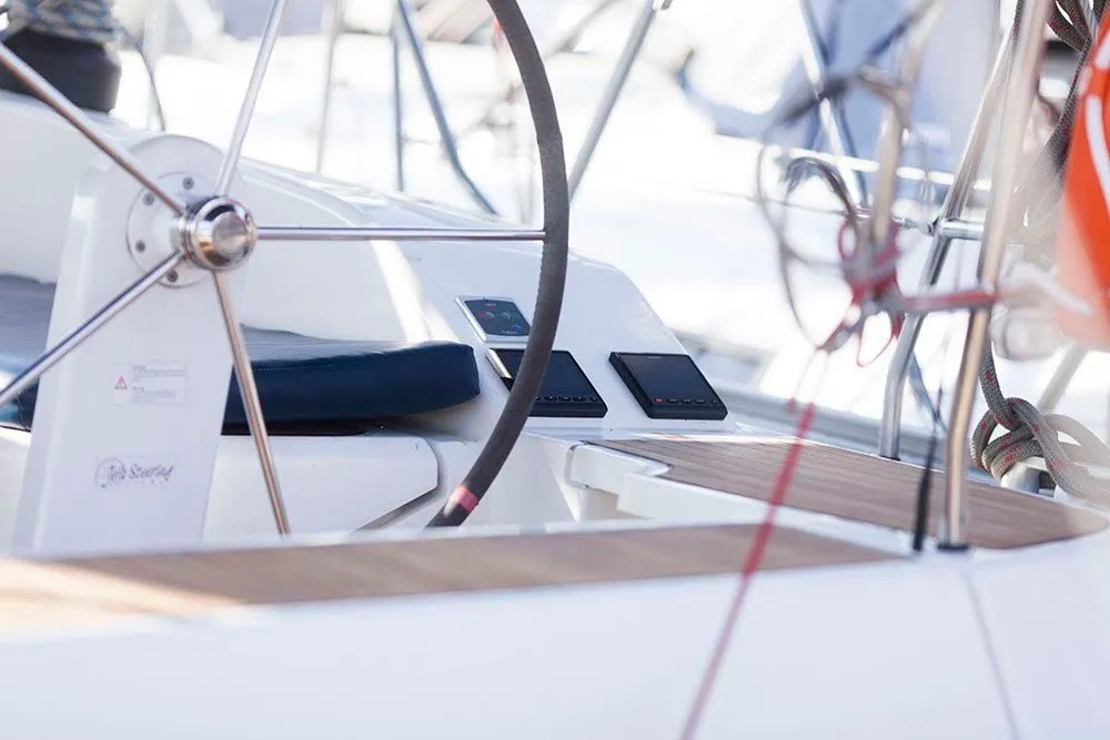 Navarino Charter Boat