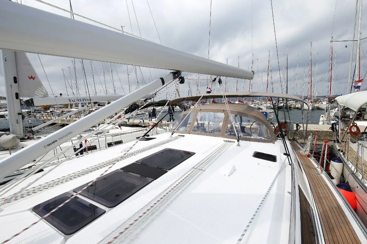 Neo Star 2 Charterboot - 5