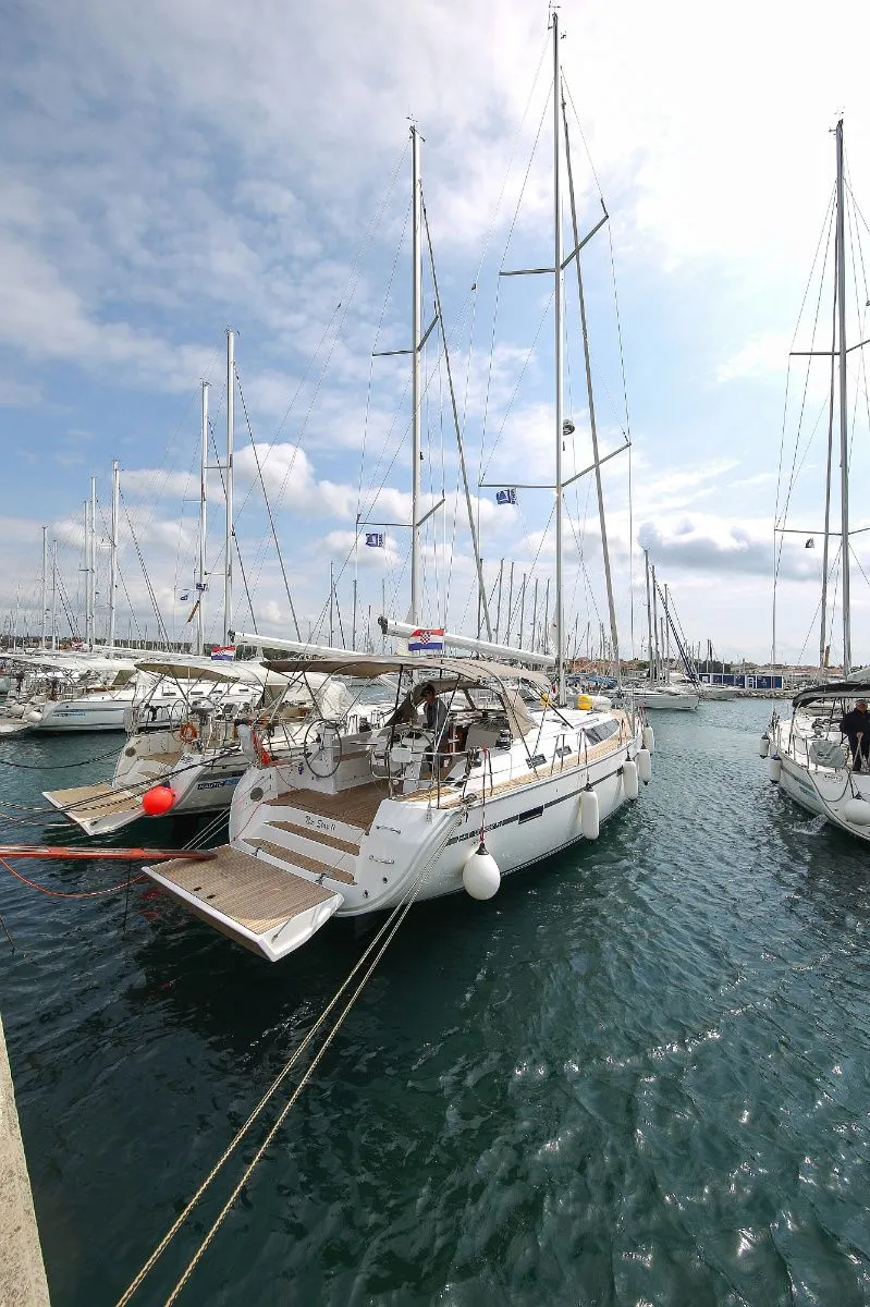 Neo Star 2 Charterboot - 3