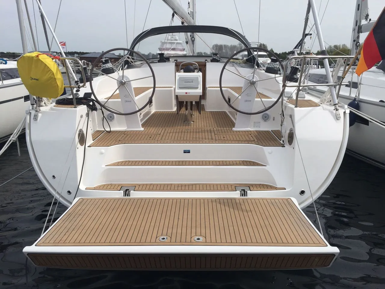 Charter a 15.6m Sailing Yacht in Athens