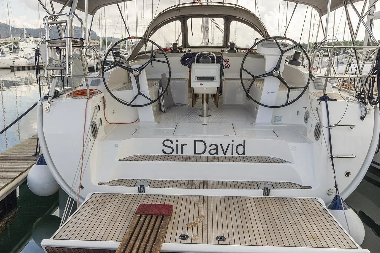 Sir David Charterboot - 3