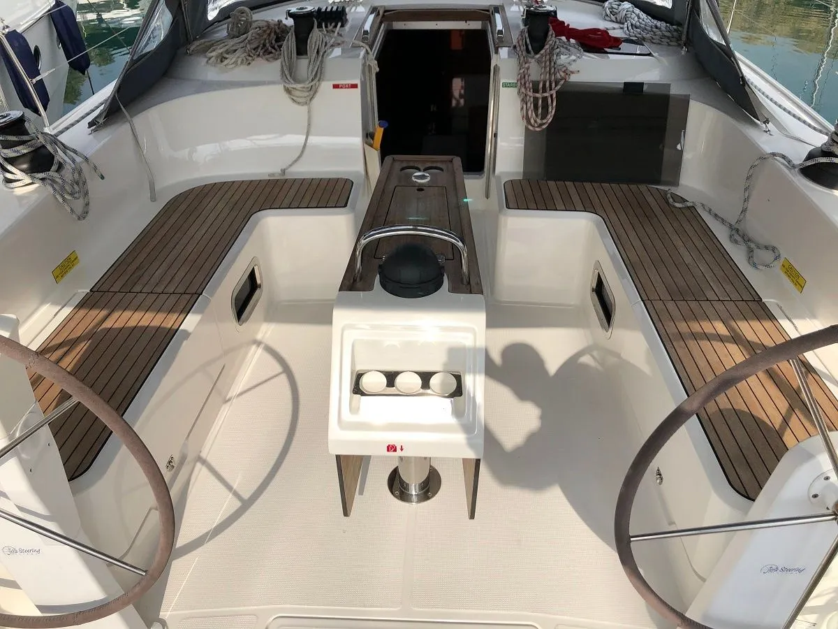 Thalassa Charter Boat - 4