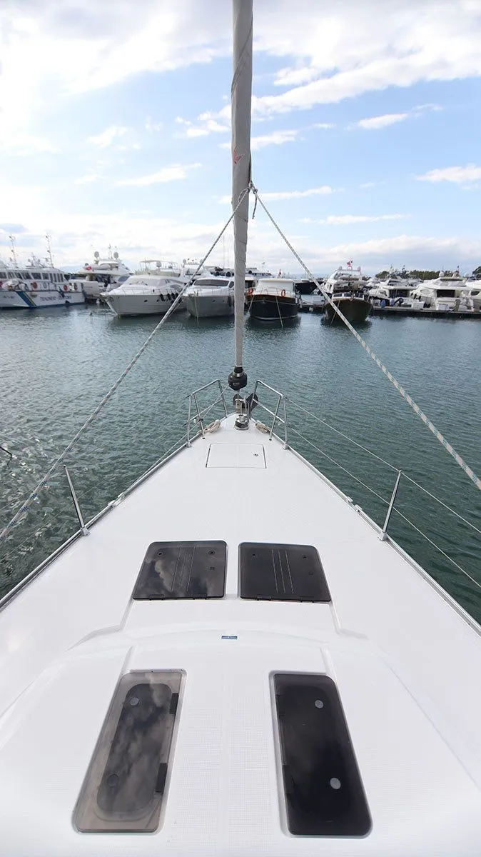 Explore Elliniko on a 15.6m 4 Cabin Sailing Yacht Rental