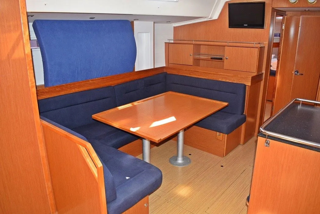 Vivaldi Charter Boat - 5