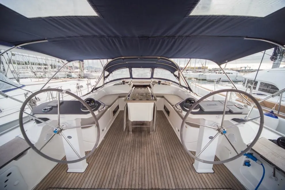 La Vestale Kiralık Teknesi - 5