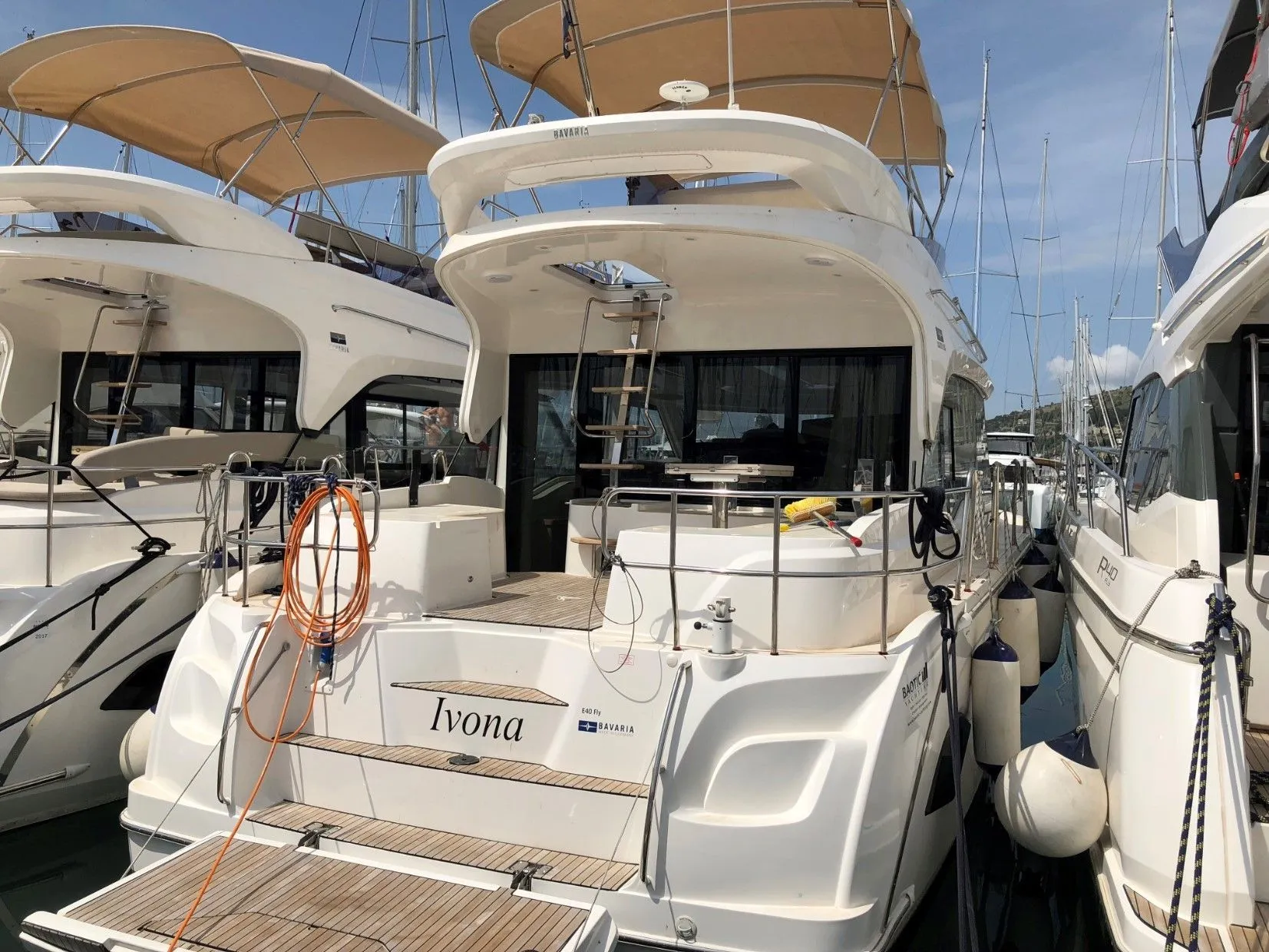 Rent a 12.29m Motor Yacht Bavaria E40 in Punat