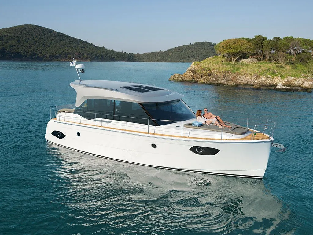 Rent a 12.2m Motor Yacht Bavaria E40 in Wolfsbruch