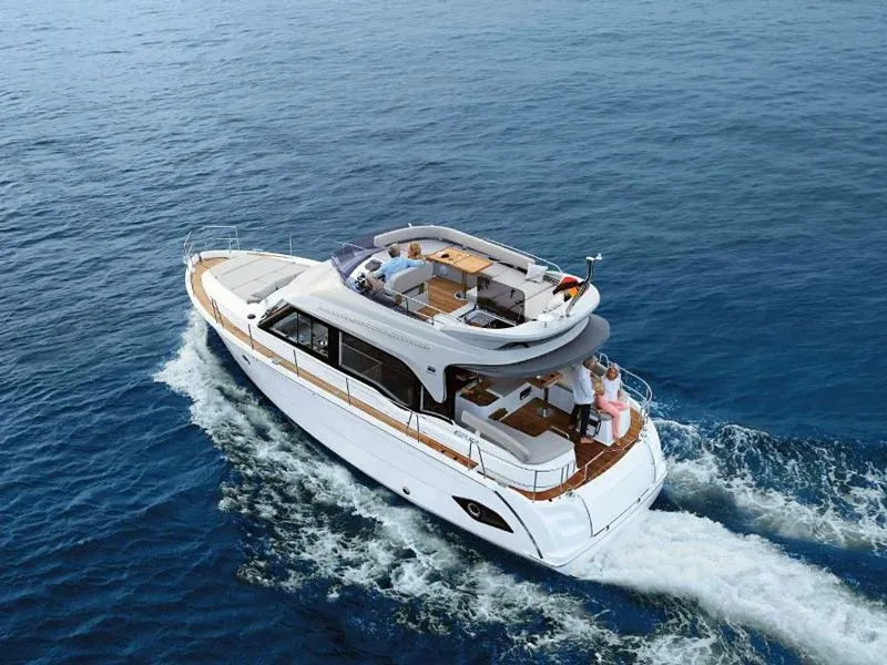Toller Max Charter Boat