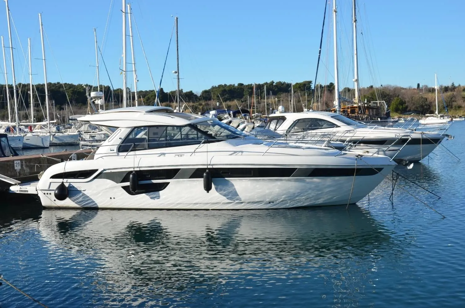 Чартер Varola - 3