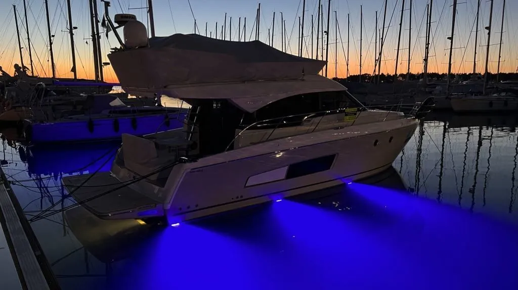 Caleni Charter Boat