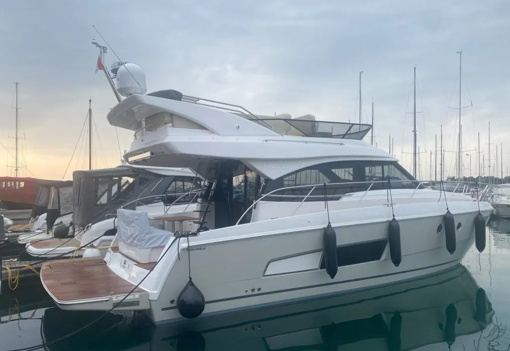 Explore Biograd na Moru on a 13.6m 3 Cabin Motor Yacht Rental