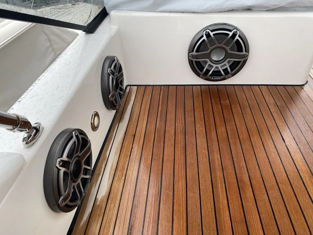 Caleni Charter Boat