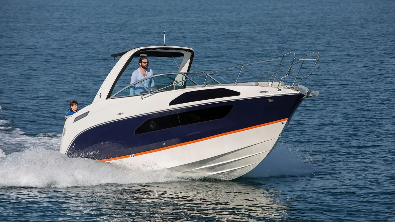 Rent a 8.15m Motor Boat in Gizycko