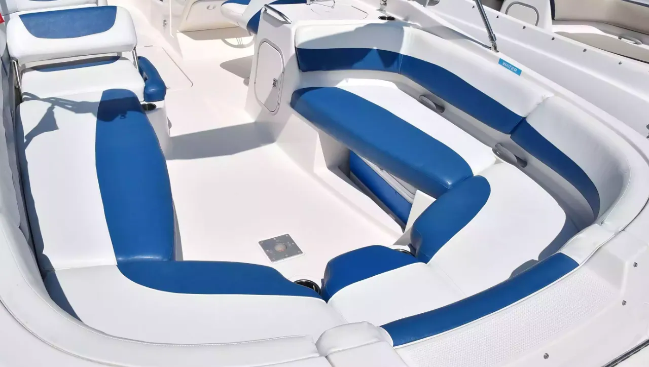 Charter a 8m Boat in Cervar Porat