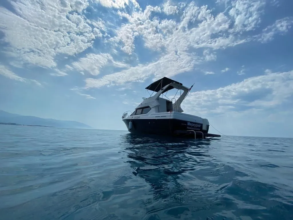 Explore Adler on a 9.6m Bayliner 288 Motor Yacht Rental