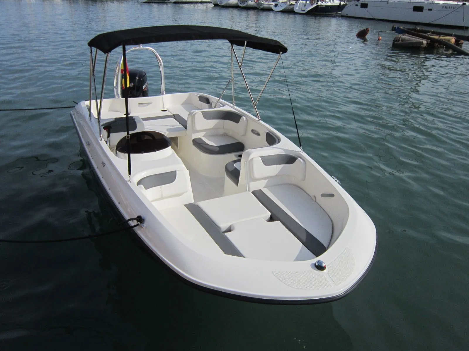 Charter a 5.6m Bayliner 6 Motor Boat in Málaga