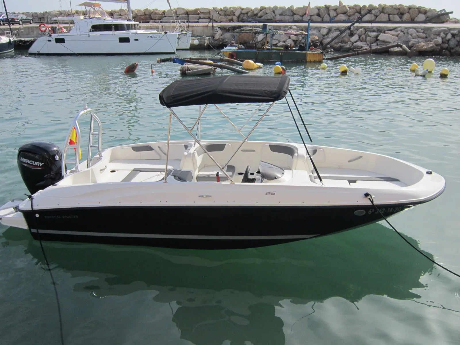 Charter a 5.6m Bayliner 6 Motor Boat in Málaga