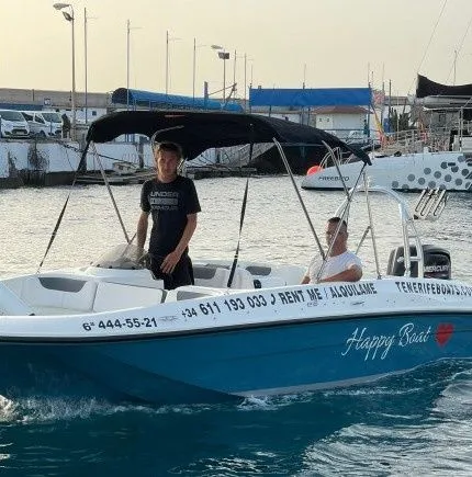 Rent a 6m Motor Boat Bayliner E18 in Playa de las Americas