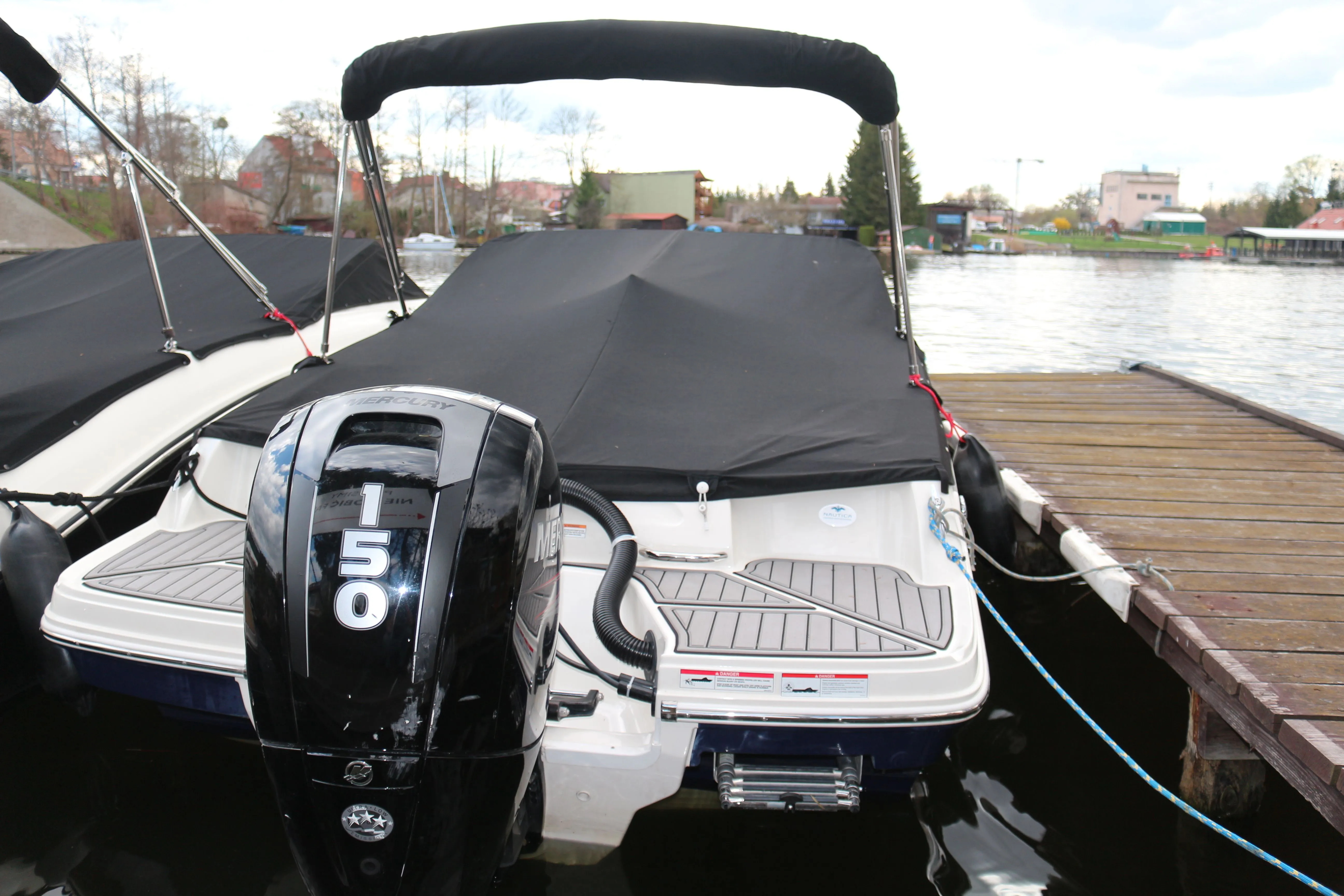Charter a 5.66m Bayliner VR4 OE Motor Boat in Mikolajki