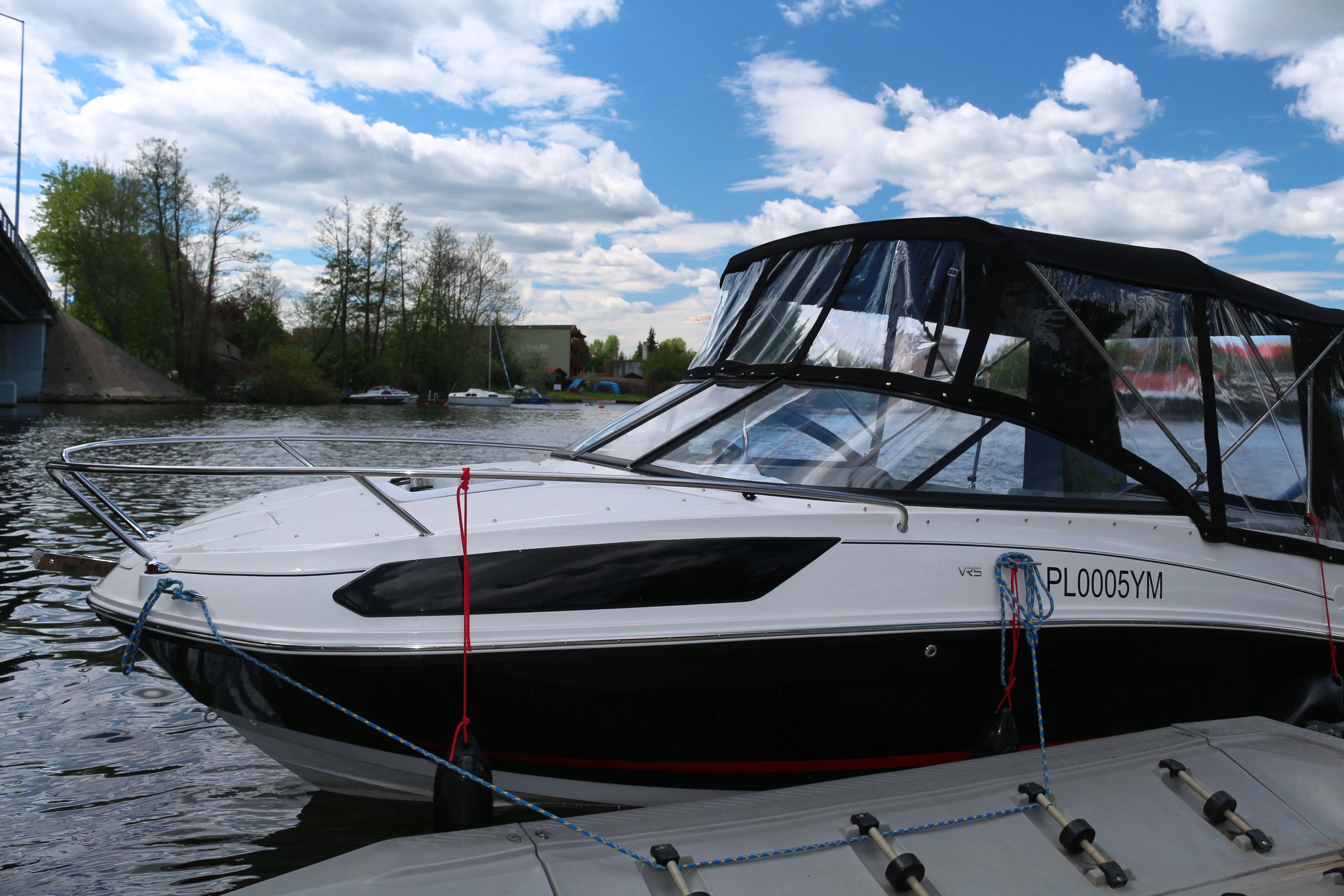 6.19m Mikolajki Bayliner VR5 Cuddy Motor Yacht Hire