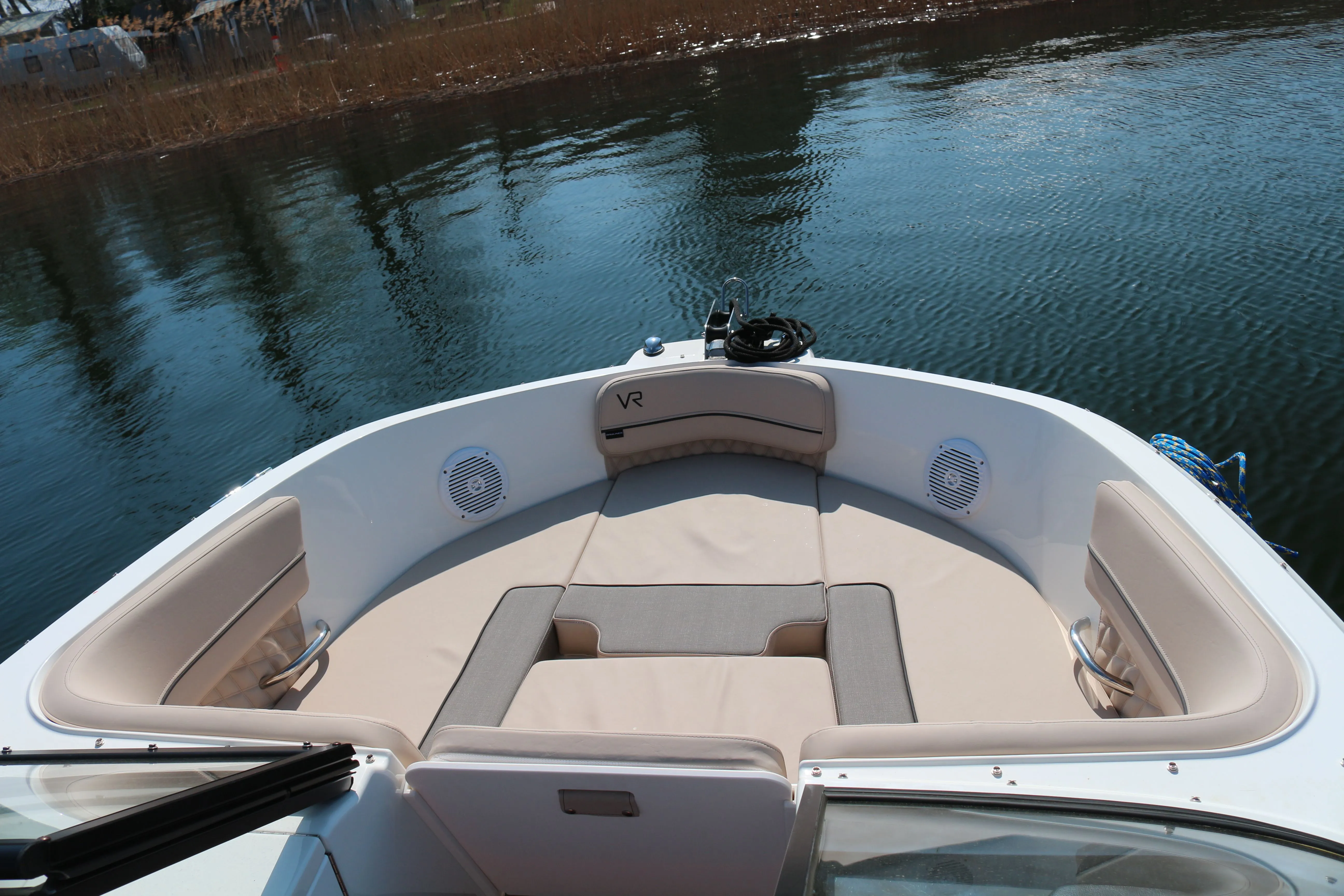 Rent a 6.79m Bayliner VR6 E in Mikolajki
