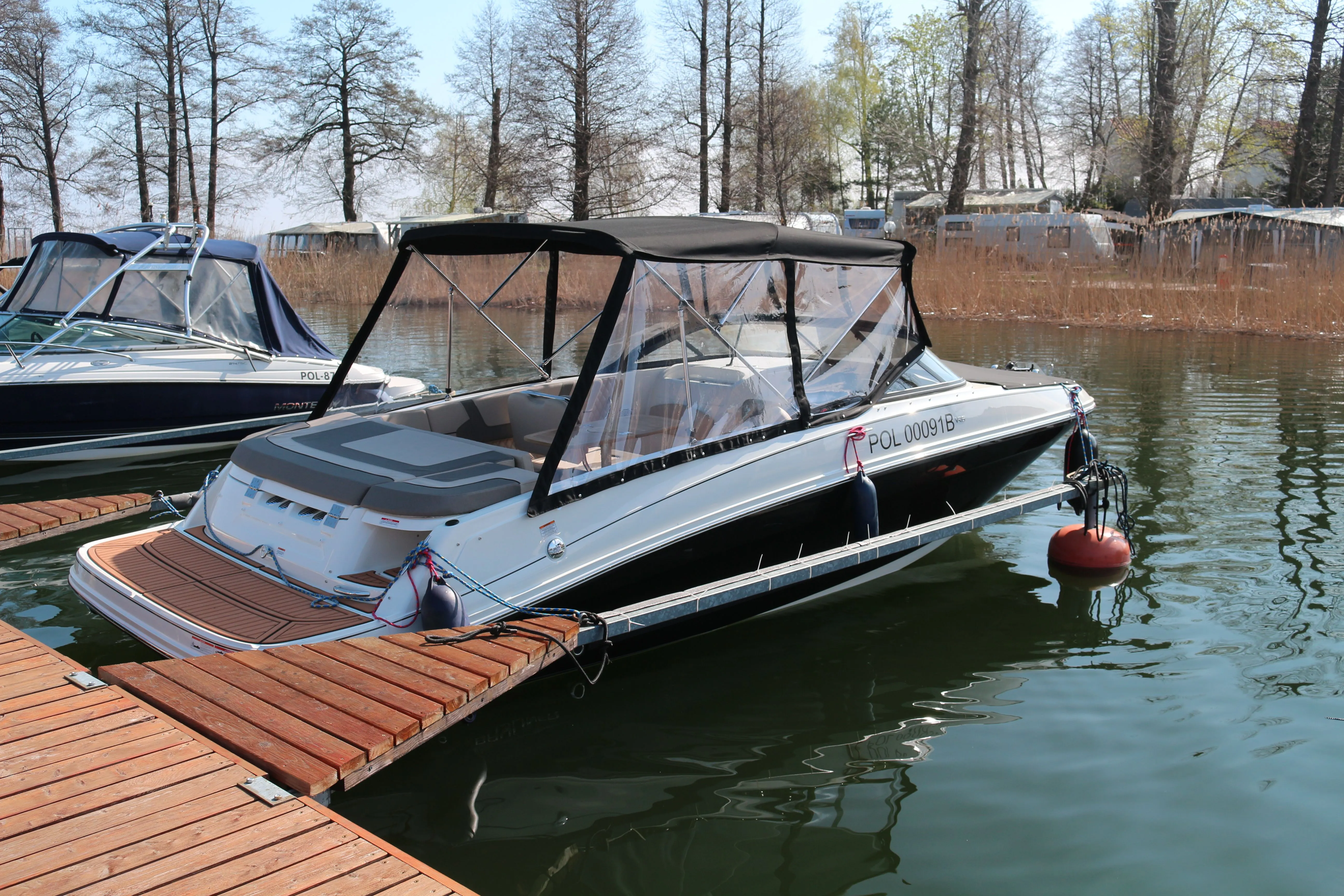 Rent a 6.79m Bayliner VR6 E in Mikolajki