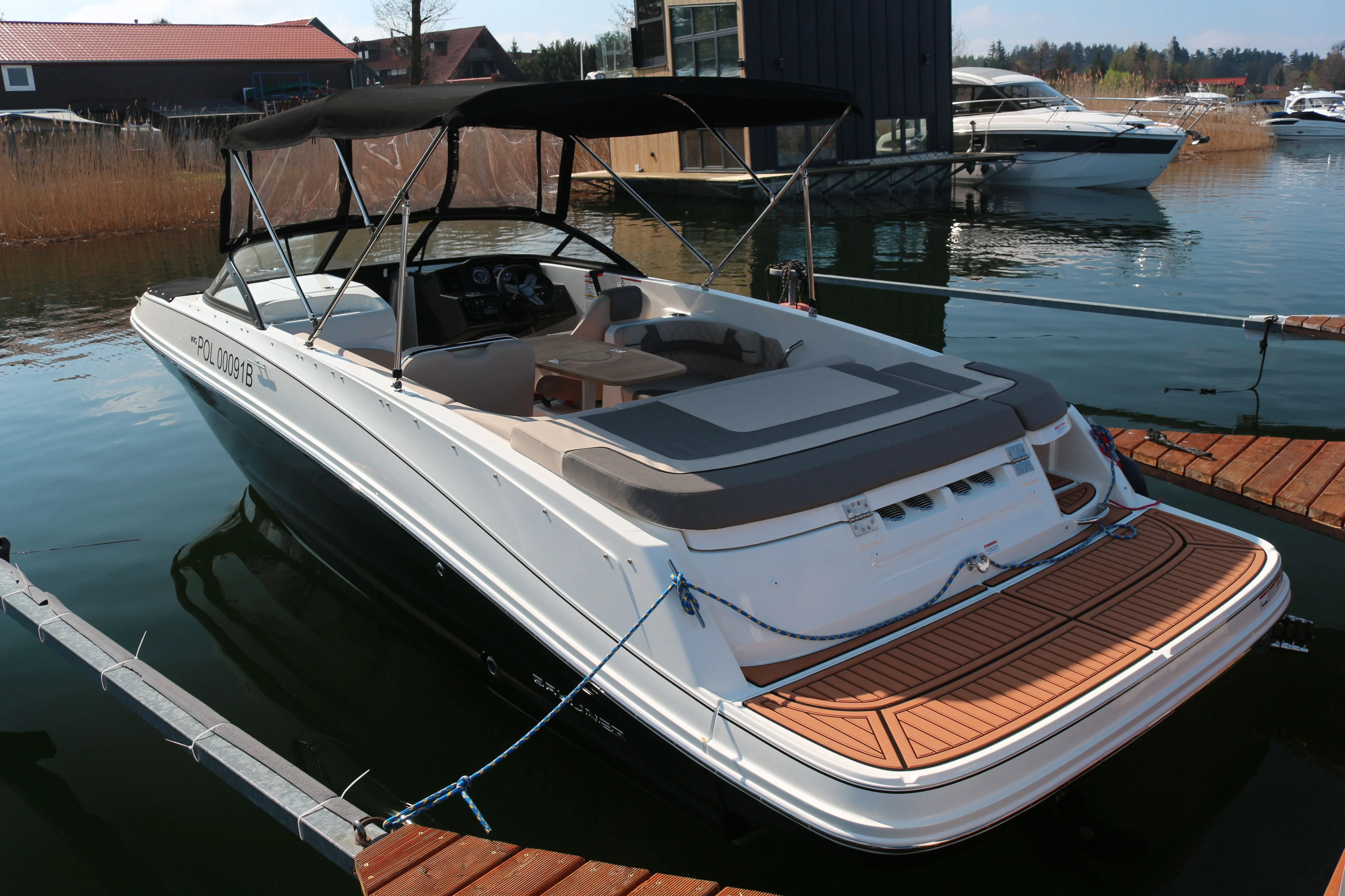 Rent a 6.79m Bayliner VR6 E in Mikolajki