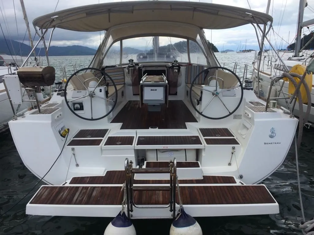 Explore Paraty on a 13.85m Rental Beneteau 45