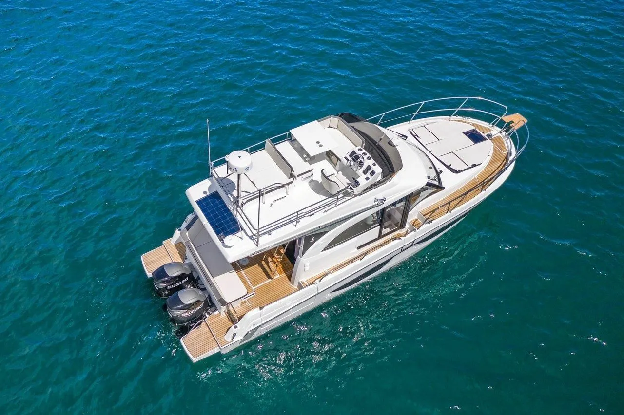Explore Šibenik on a 11.35m Beneteau Antares 11 Fly Motor Yacht Rental