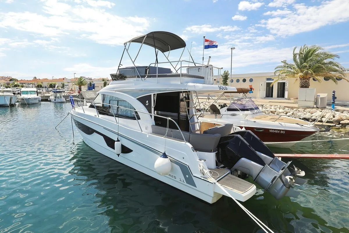 Solis Charter Boat