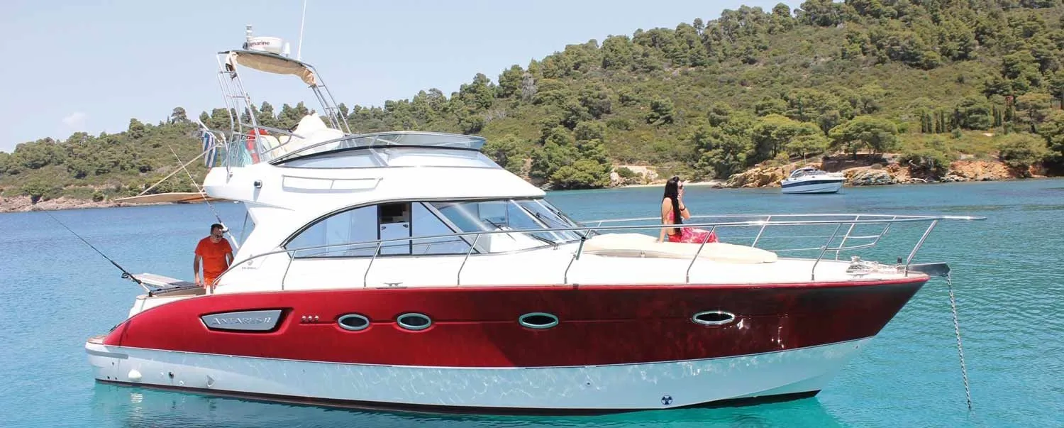 Rent a 12.6m Motor Yacht in Limani Karra