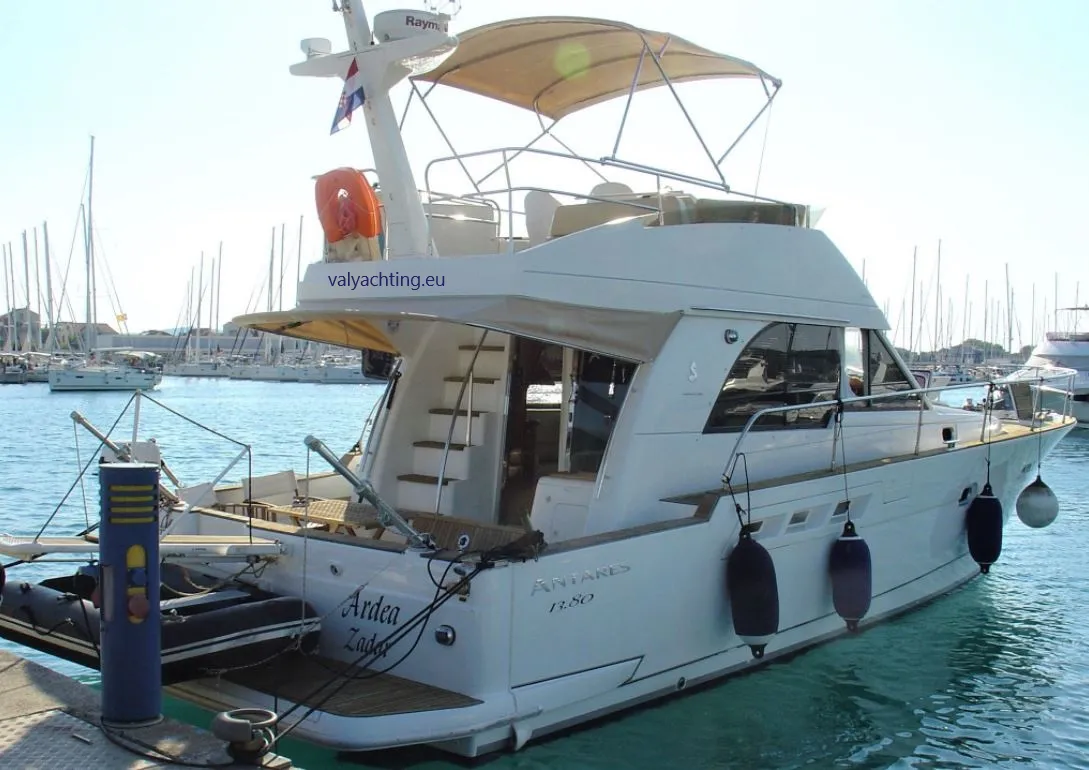 Charter a 13.95m Beneteau Antares 13 Motor Yacht in Sukosan