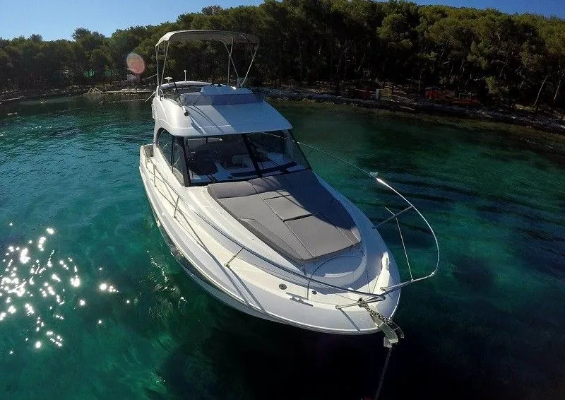Lumar Seamotion Charter Boat