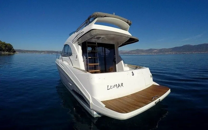 Explore Split on a 10.22m Rental Motor Yacht Beneteau Antares 30
