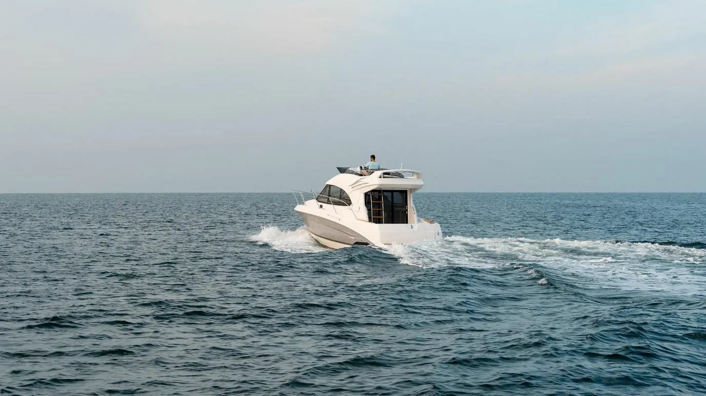 Rent a 10.22m Motor Yacht in Trogir