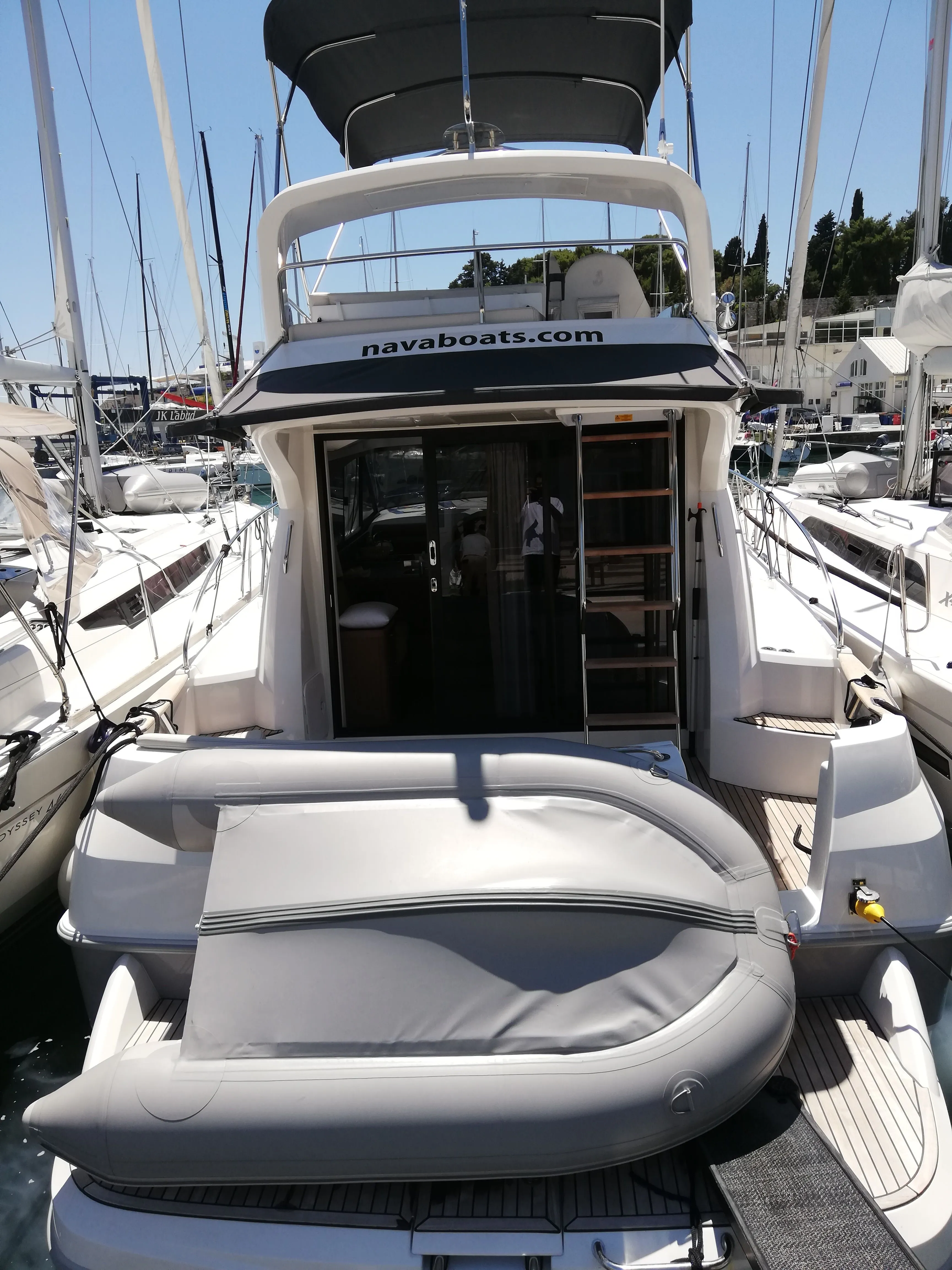 Ariela Charterboot - 4