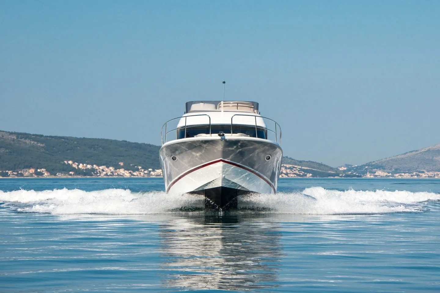 Setemana 1 Charter Boat